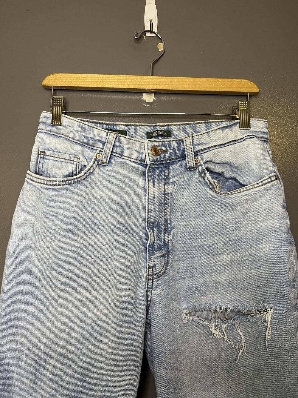 Wild Fable 90s Relaxed Straight Jeans Womens 8 Light Wash Blue Distressed Denim